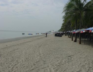 Пляж Банг Саен (Bang Saen Beach)